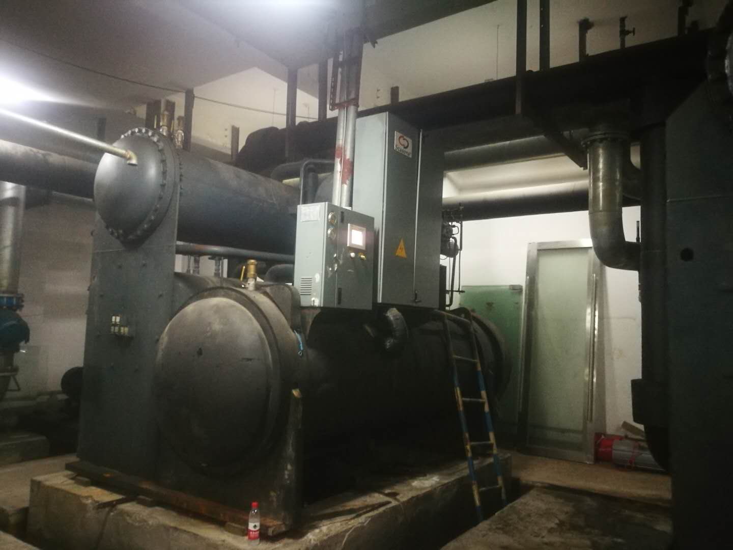 富田螺杆机冷水机