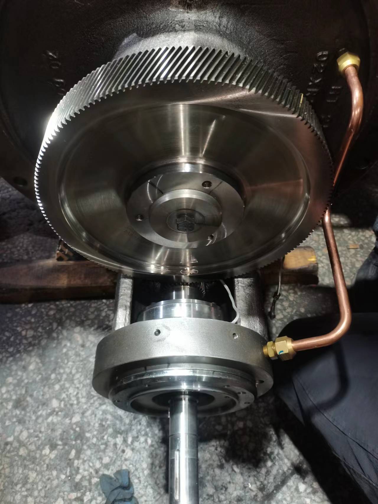 开利离心式压缩机