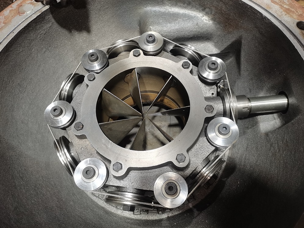 开利离心式压缩机维修