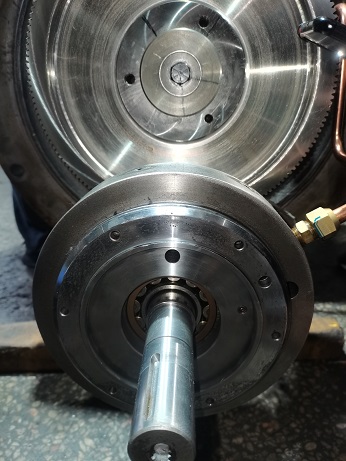 开利离心式压缩机