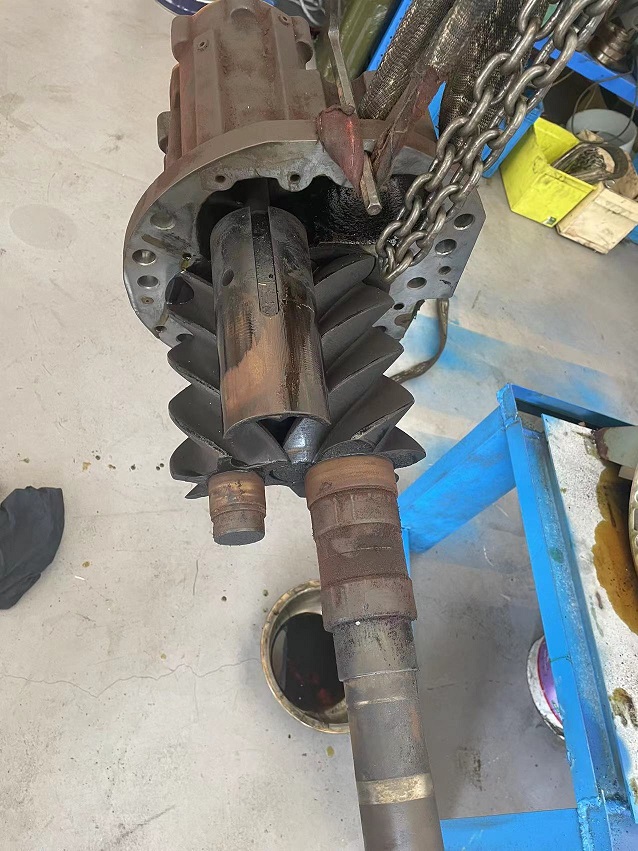 汉钟螺杆式压缩机维修